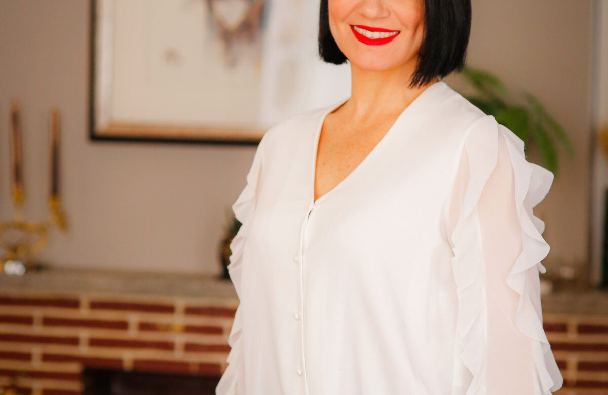 “Ülay Hanım” Kitapçılarda: Cumhuriyet Öğretmeni Ülay Karakoç’un Hayatı Kitap Oldu