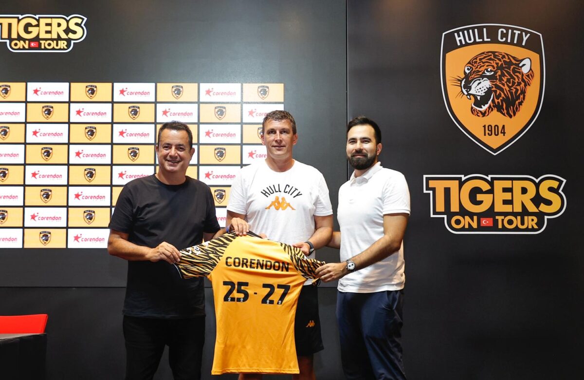 HULL CITY, CORENDON AIRLINES İLE SPONSORLUK SÖZLEŞMESİNİ YENİLEDİ