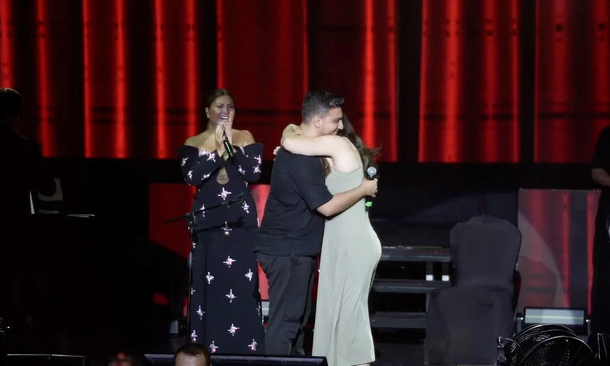 SİBEL CAN’IN ORKESTRASINDA EVLENME TEKLİFİ!