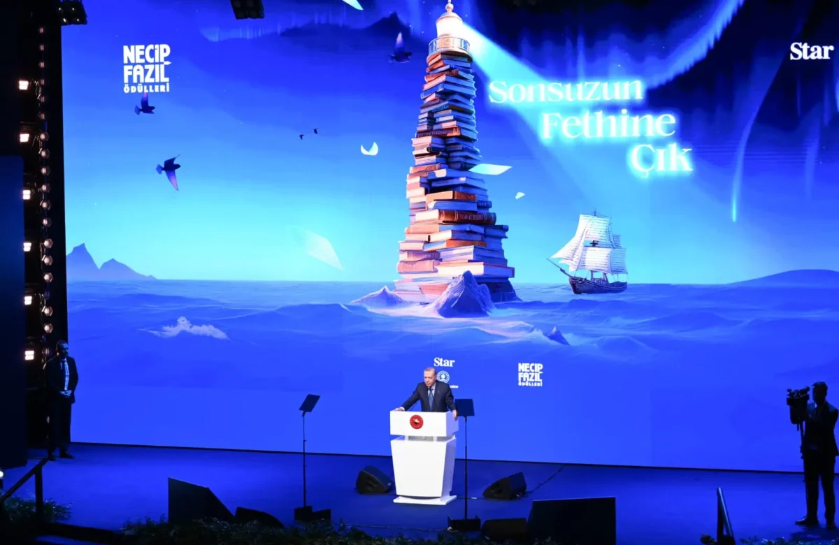 NECİP FAZIL’IN MİRASI 12’NCİ KEZ TAÇLANDI  KÜLTÜR VE SANAT DÜNYASI AYNI ÇATIDA BULUŞTU   12 YILDA 86 ÖDÜL, 94 İSİM, BİNLERCE KATILIMCI! ÖDÜLLER BU YILKİ SAHİPLERİNİ BULDU